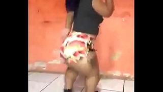Dwarf With Large Booty Twerking